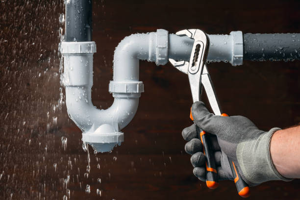 Professional Plumbing technician working in Doss, TX